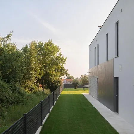 Luxurious With Pool, Covered Terrace, Trampoline, Beach At 2 Km *